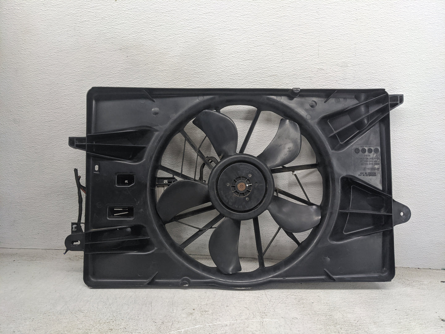 2014-2022 Jeep Cherokee Electric Radiator Cooling Fan Motor Assembly - Oemusedautoparts1.com
