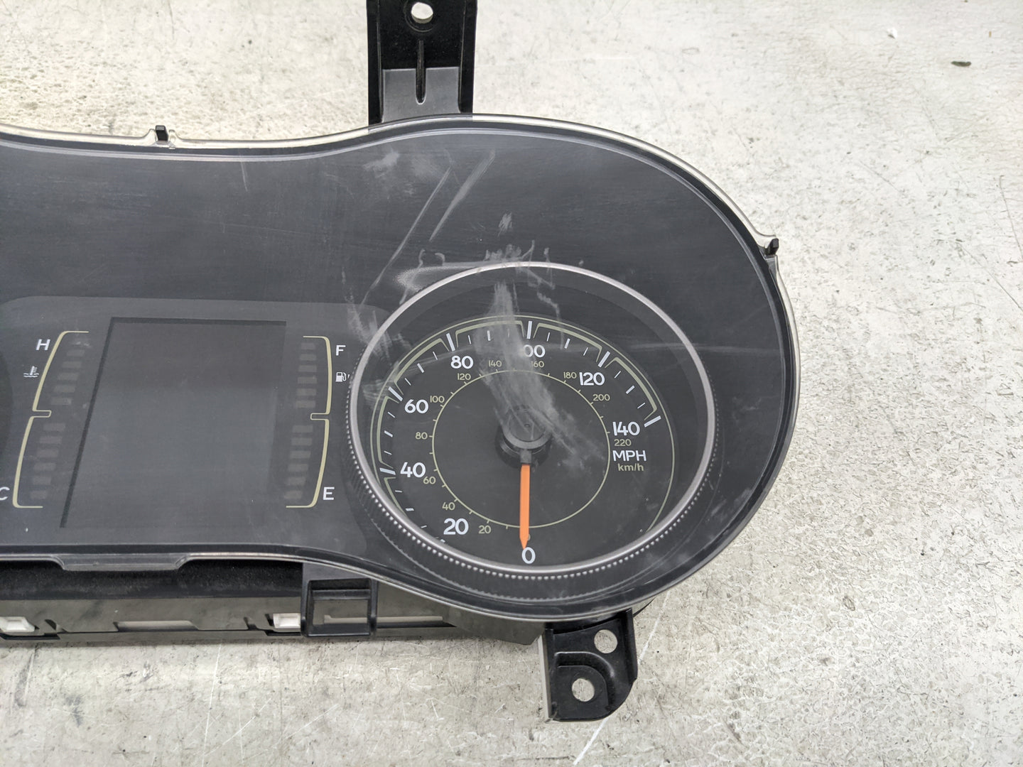 2019 Jeep Cherokee Instrument Cluster Speedometer Gauges P/N:P68379590AE A2C80949600, A2C19776404 Miles:23K Fits OEM Used Au