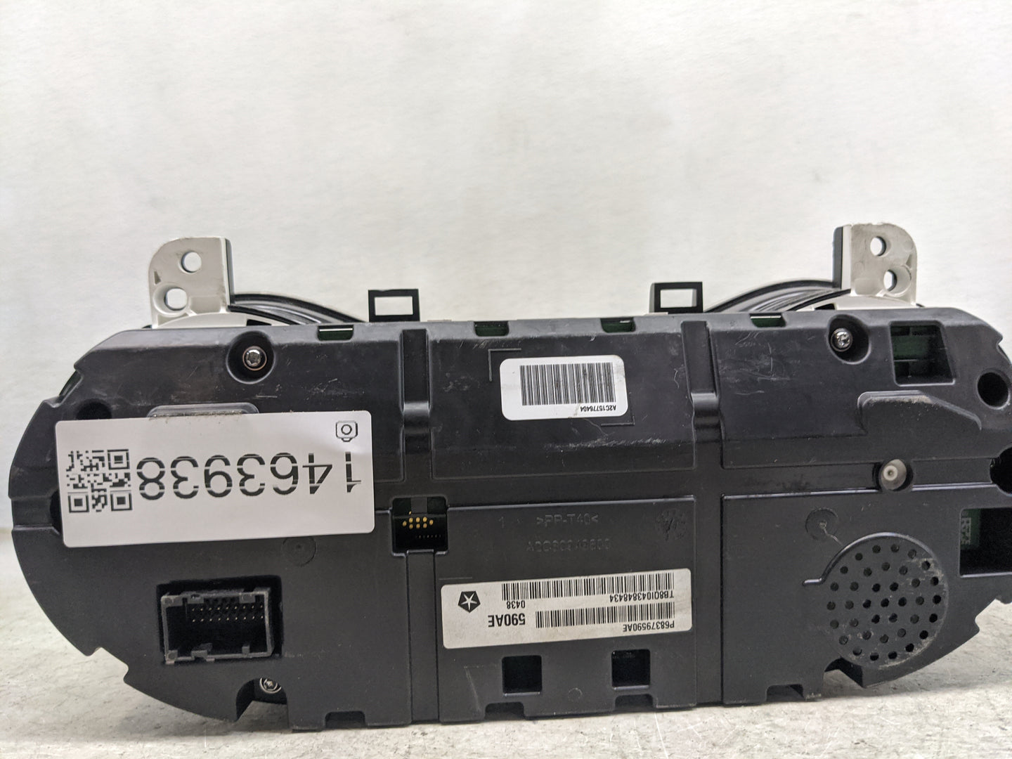 2019 Jeep Cherokee Instrument Cluster Speedometer Gauges P/N:P68379590AE A2C80949600, A2C19776404 Miles:23K Fits OEM Used Au