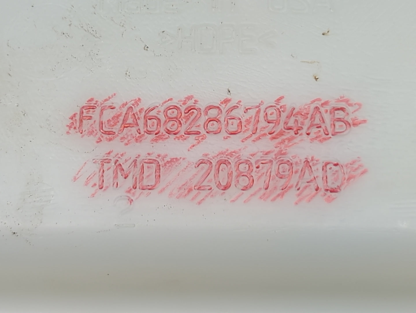 2019-2022 Jeep Cherokee Windshield Washer Fluid Reservoir Bottle Oem 1473881 - Oemusedautoparts1.com