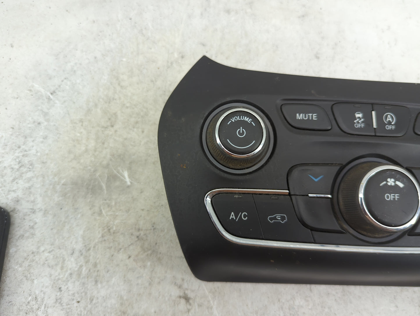 2019-2022 Jeep Cherokee Climate Control Module Temperature AC/Heater Replacement P/N:68285938AC 16731101 Fits OEM Used Auto 