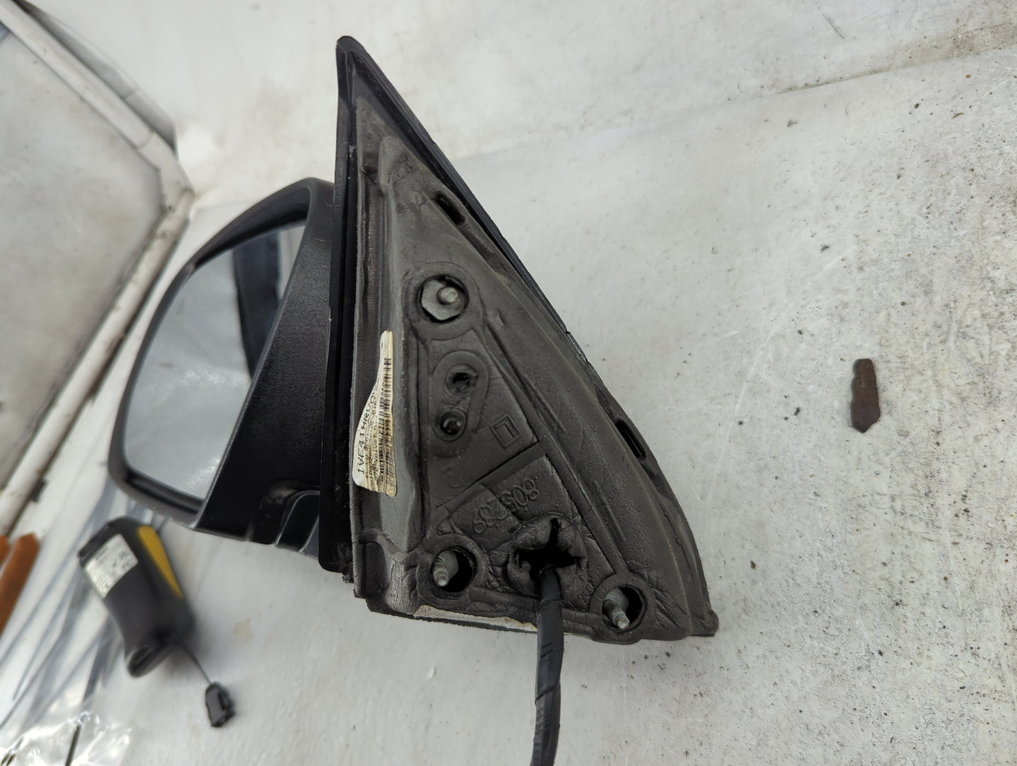 2014-2021 Jeep Cherokee Driver Side View Mirror - Left Door Mirror OEM Used - Oemusedautoparts1.com