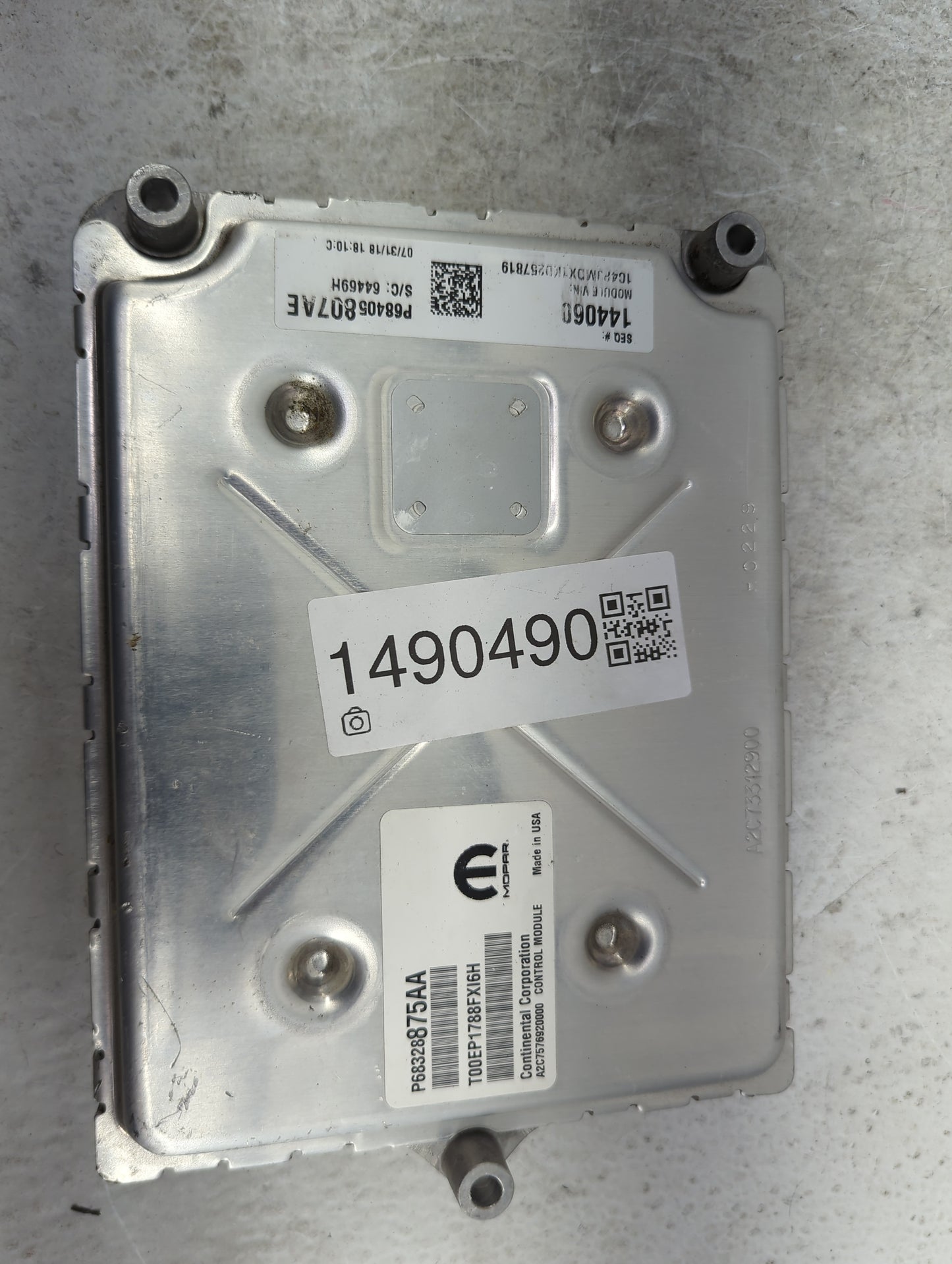 2019-2020 Jeep Cherokee PCM Engine Control Computer ECU ECM PCU OEM P/N:P68405807AE P68328875AA Fits Fits 2019 2020 OEM Used