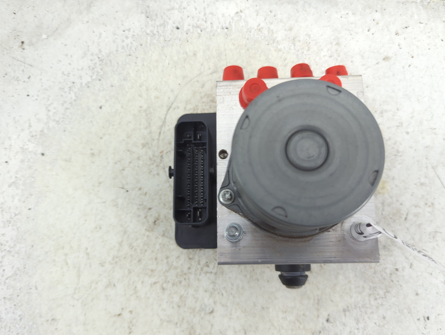 2019 Jeep Cherokee ABS Pump Control Module Replacement P/N:P68287910AE 68287910AE Fits OEM Used Auto Parts - Oemusedautopart