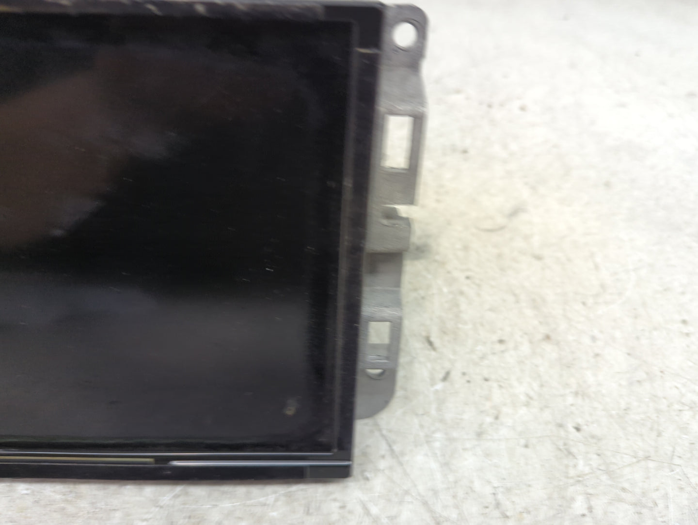 2019 Jeep Cherokee Information Display Screen 1496611 - Oemusedautoparts1.com
