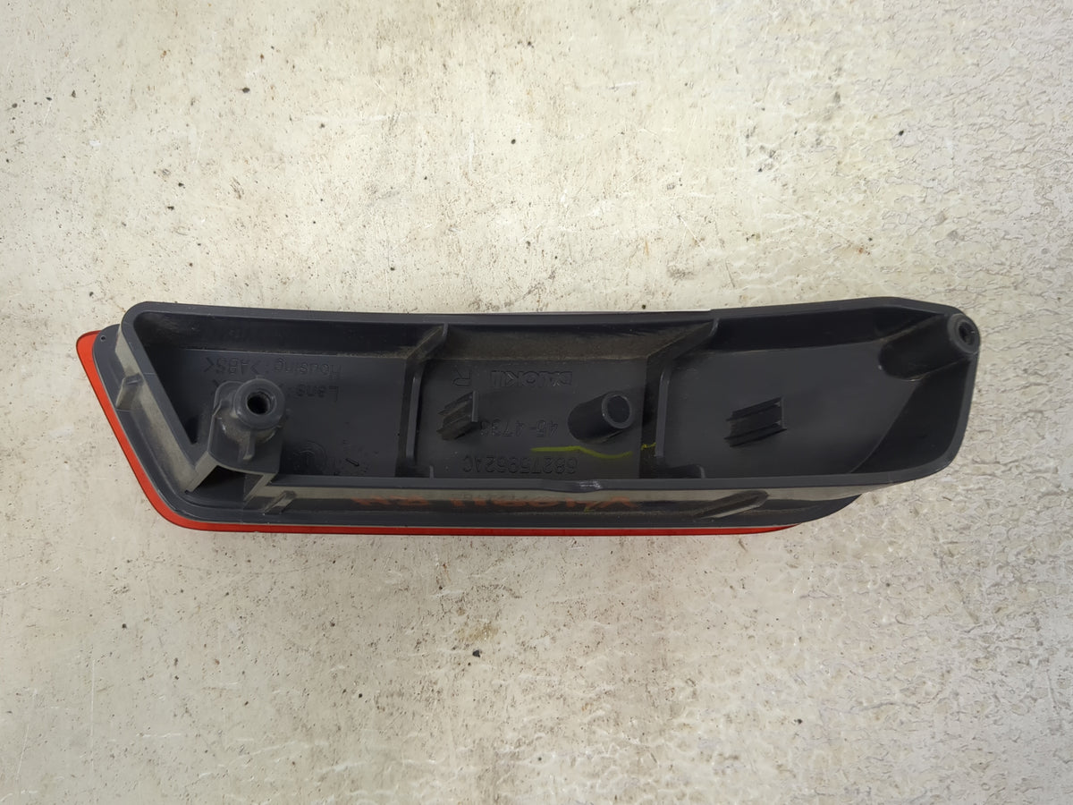 2019-2022 Jeep Cherokee Passenger Right Side Deck Lid Mounted Tail Light 1512870 - Oemusedautoparts1.com