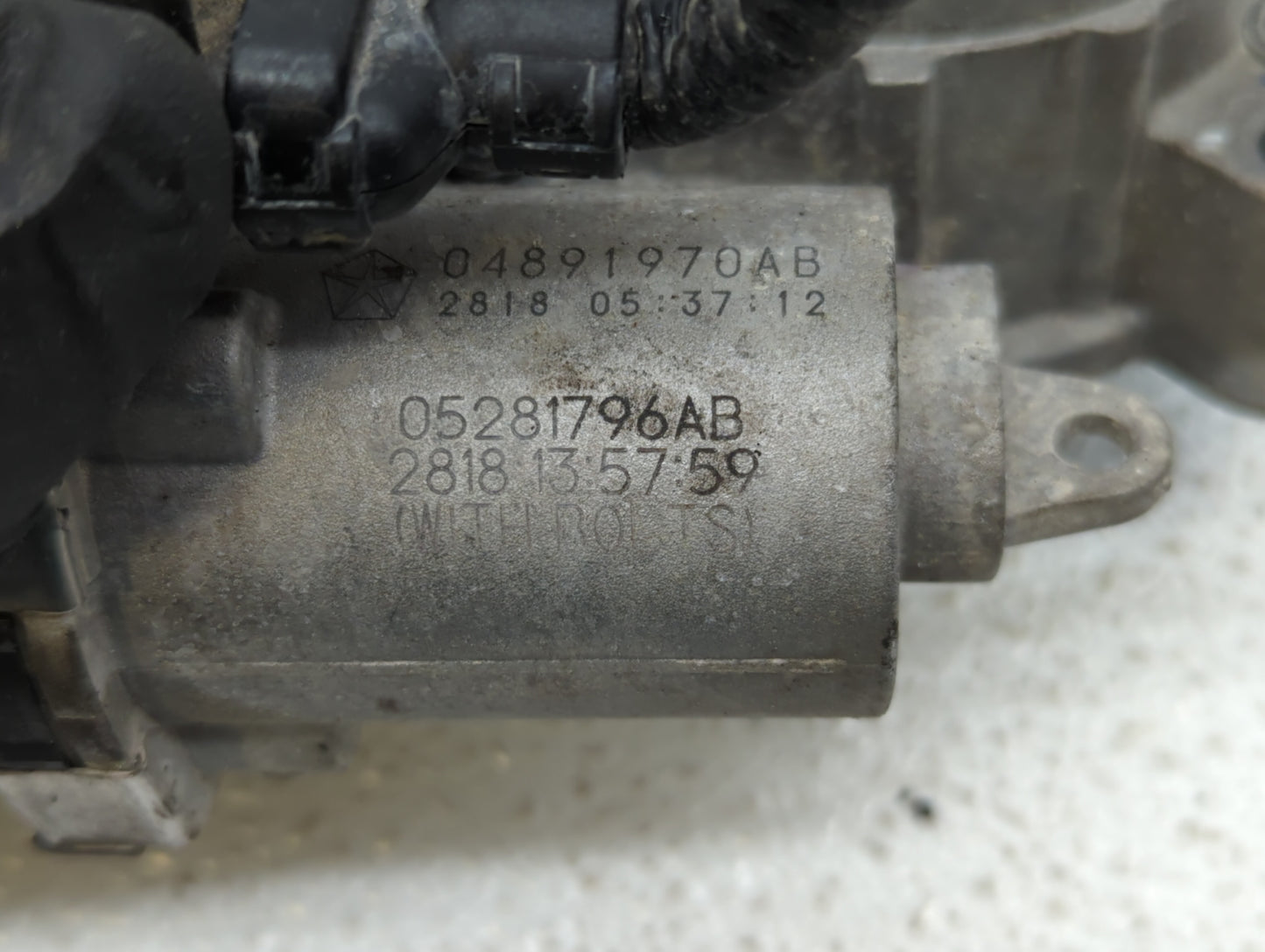 2014-2017 Jeep Cherokee Throttle Body P/N:04891970AB Fits Fits 2014 2015 2016 2017 2018 OEM Used Auto Parts - Oemusedautopar