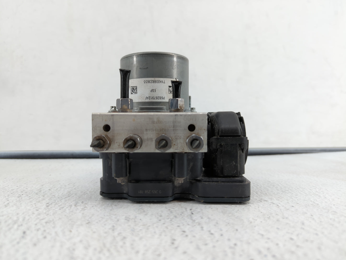 2019 Jeep Cherokee ABS Pump Control Module Replacement P/N:68287912AF 68287910AG, 68287910AF Fits OEM Used Auto Parts - Oemu