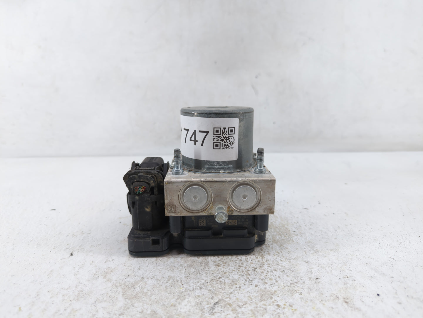 2019 Jeep Cherokee ABS Pump Control Module Replacement P/N:P68287910AG Fits OEM Used Auto Parts - Oemusedautoparts1.com