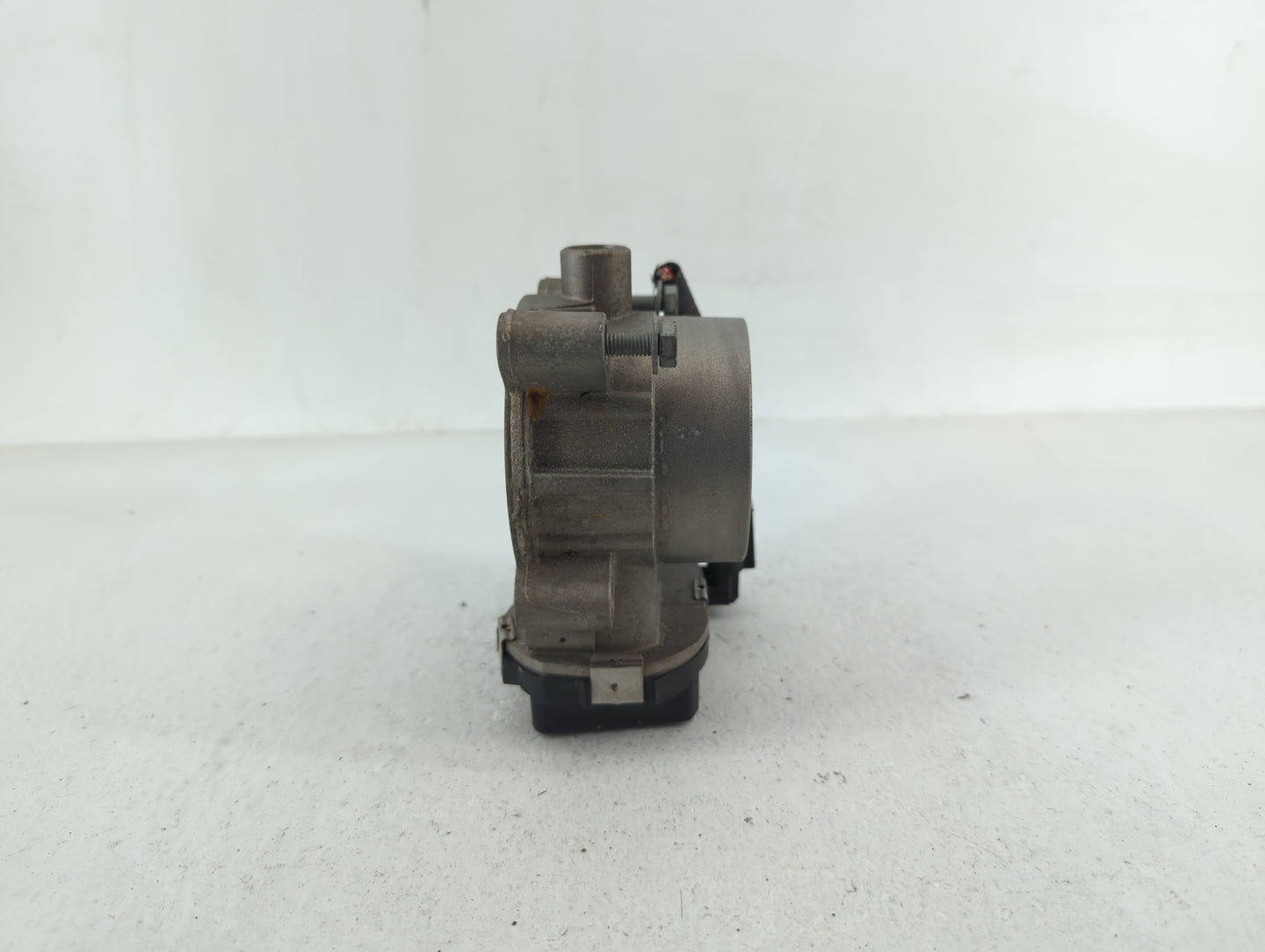2014-2019 Jeep Cherokee Throttle Body P/N:04891970AB Fits Fits 2014 2015 2016 2017 2018 2019 2020 2021 2022 OEM Used Auto Pa