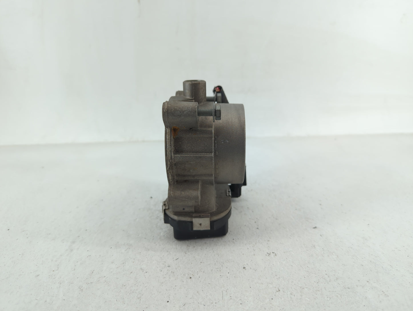 2014-2019 Jeep Cherokee Throttle Body P/N:04891970AB Fits Fits 2014 2015 2016 2017 2018 2019 2020 2021 2022 OEM Used Auto Pa