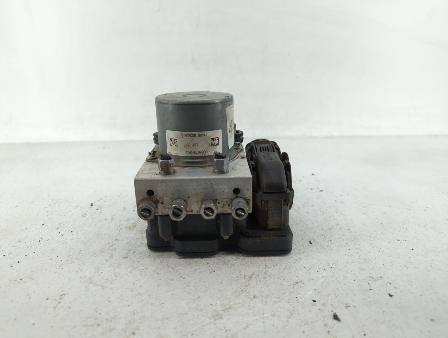 2019 Jeep Cherokee ABS Pump Control Module Replacement P/N:68287912AF 68287910AG, 68287910AF Fits OEM Used Auto Parts - Oemu