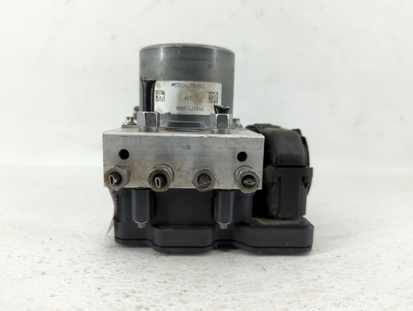 2019 Jeep Cherokee ABS Pump Control Module Replacement P/N:P68287910AG Fits OEM Used Auto Parts - Oemusedautoparts1.com