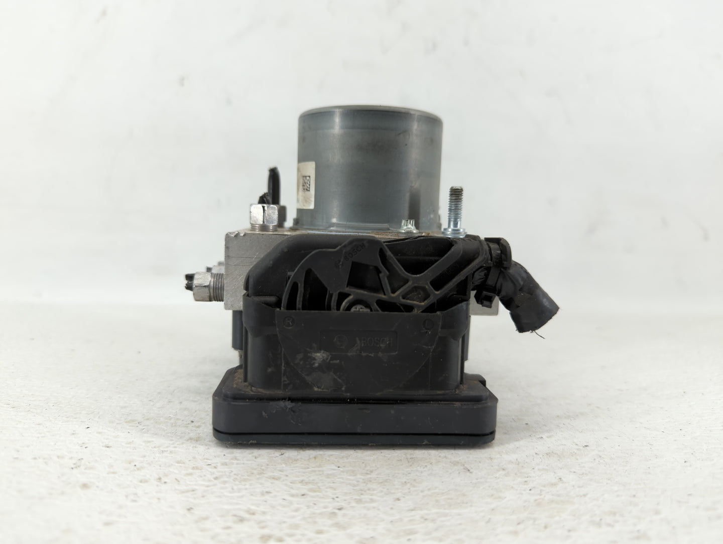 2019 Jeep Cherokee ABS Pump Control Module Replacement P/N:P68287910AG Fits OEM Used Auto Parts - Oemusedautoparts1.com