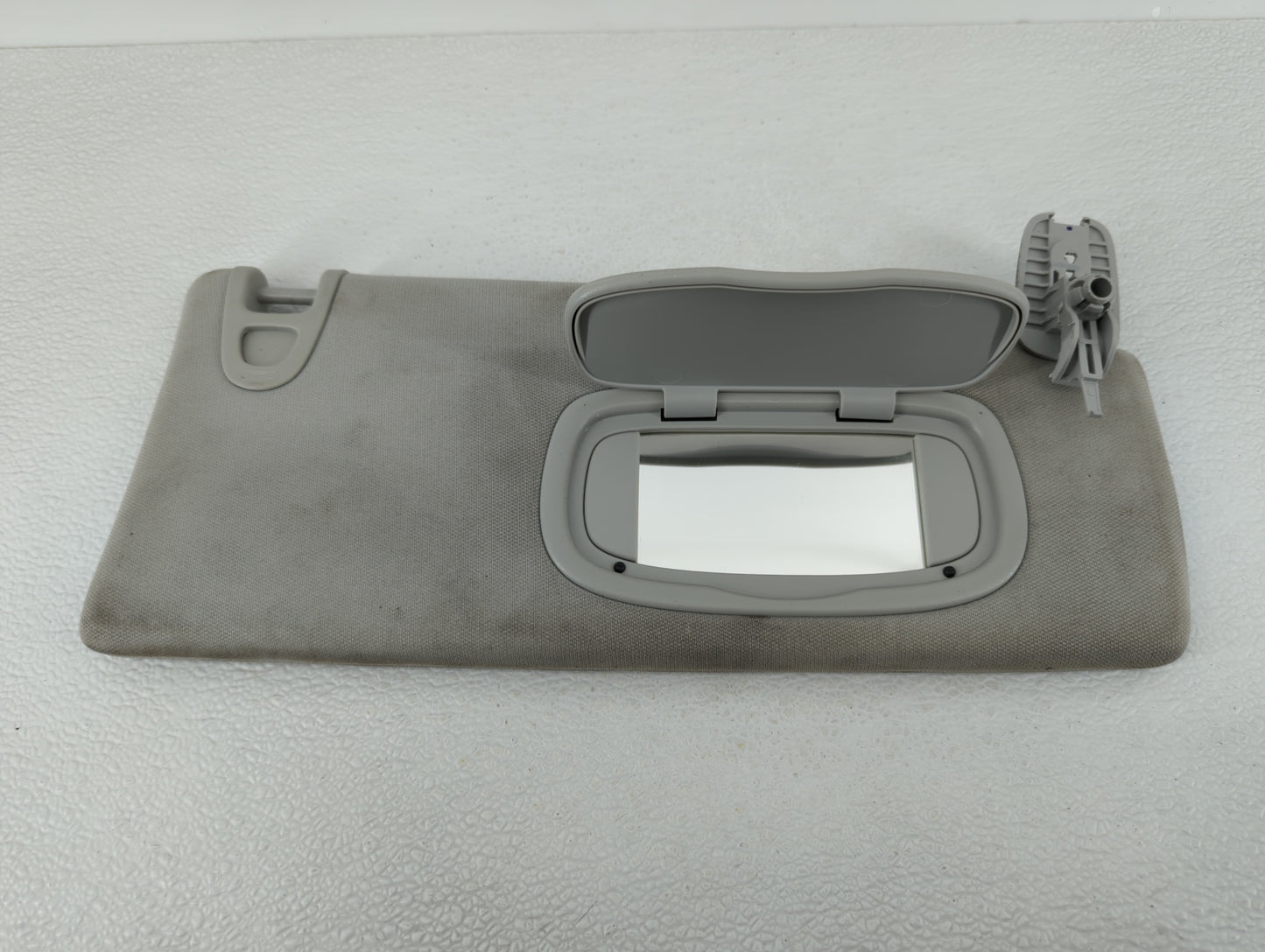 2019-2022 Jeep Cherokee Sun Visor Shade Replacement Passenger Right Mirror Fits Fits 2019 2020 2021 2022 OEM Used Auto Parts