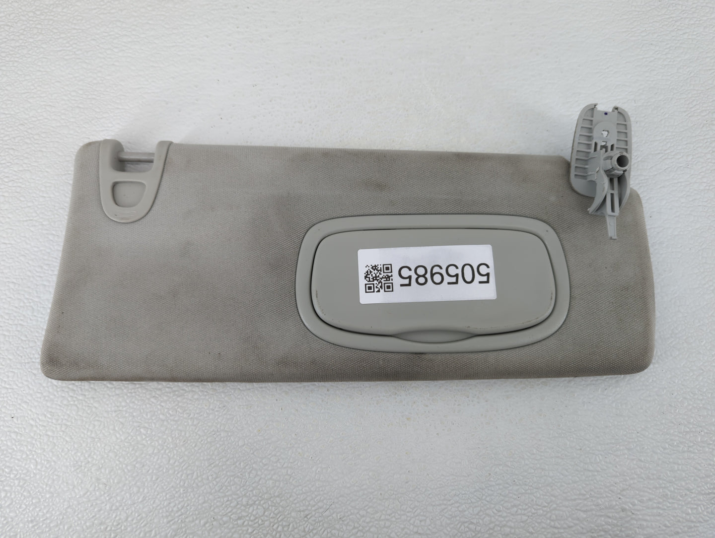 2019-2022 Jeep Cherokee Sun Visor Shade Replacement Passenger Right Mirror Fits Fits 2019 2020 2021 2022 OEM Used Auto Parts