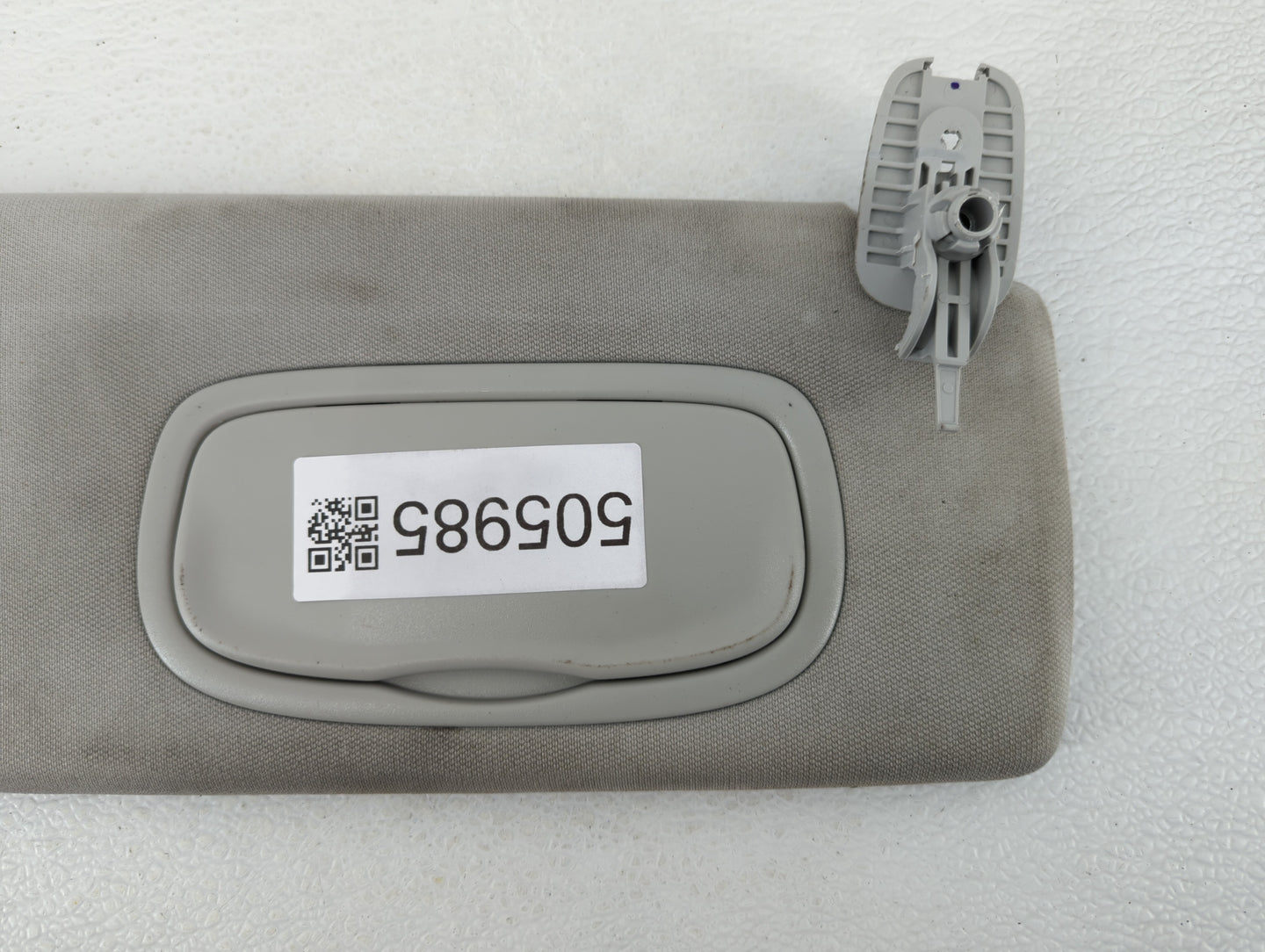 2019-2022 Jeep Cherokee Sun Visor Shade Replacement Passenger Right Mirror Fits Fits 2019 2020 2021 2022 OEM Used Auto Parts