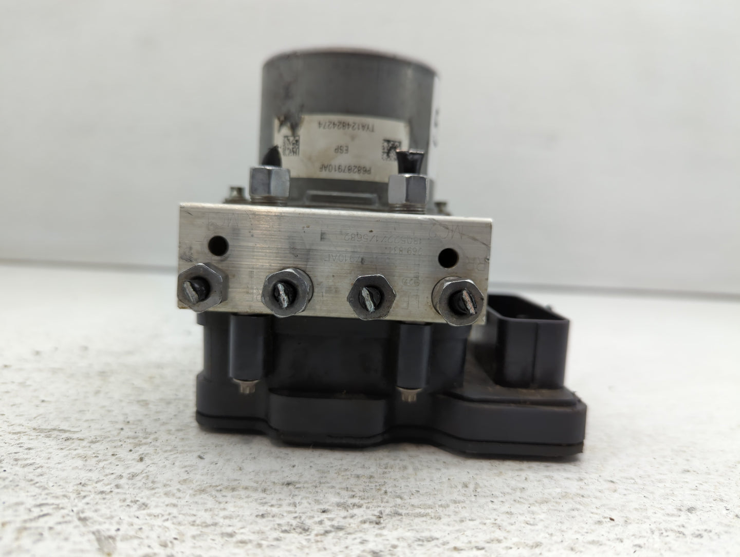 2019 Jeep Cherokee ABS Pump Control Module Replacement P/N:68287910AF 68287912AF, 68287910AG Fits OEM Used Auto Parts - Oemu
