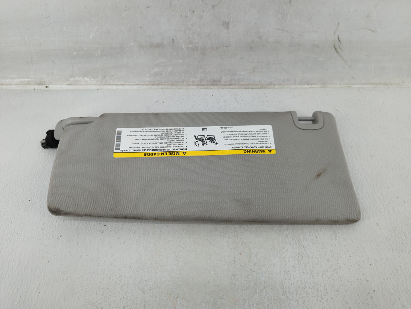 2019-2022 Jeep Cherokee Sun Visor Shade Replacement Passenger Right Mirror Fits Fits 2019 2020 2021 2022 OEM Used Auto Parts