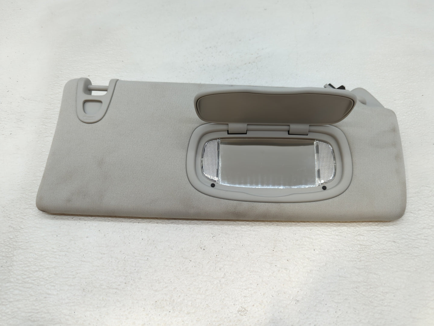 2019-2022 Jeep Cherokee Sun Visor Shade Replacement Passenger Right Mirror Fits Fits 2019 2020 2021 2022 OEM Used Auto Parts