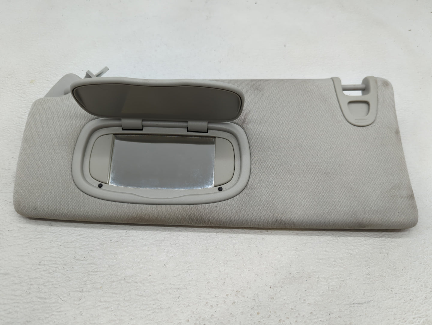 2019-2022 Jeep Cherokee Sun Visor Shade Replacement Passenger Right Mirror Fits Fits 2019 2020 2021 2022 OEM Used Auto Parts