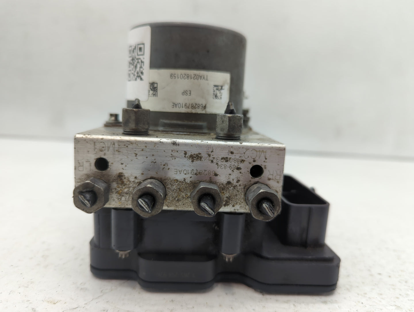 2019 Jeep Cherokee ABS Pump Control Module Replacement P/N:68287910AE Fits OEM Used Auto Parts - Oemusedautoparts1.com