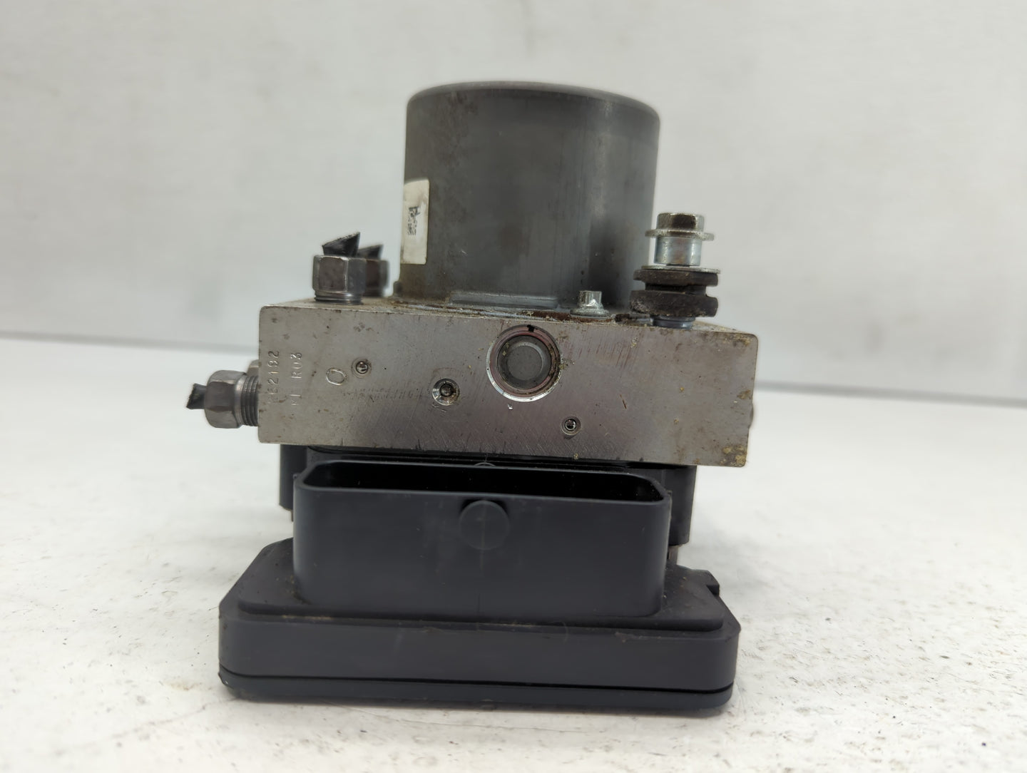 2019 Jeep Cherokee ABS Pump Control Module Replacement P/N:68287910AE Fits OEM Used Auto Parts - Oemusedautoparts1.com