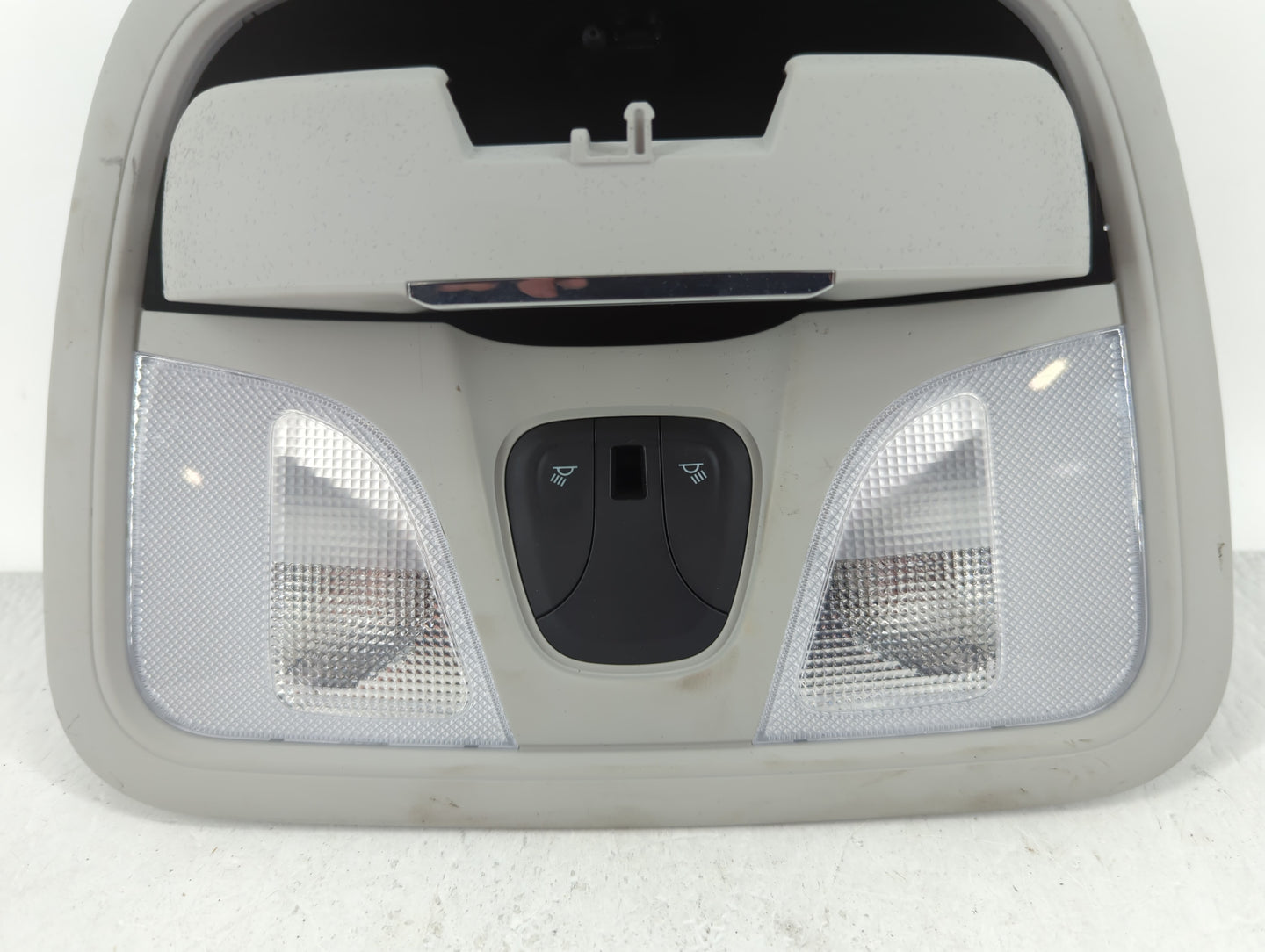 2019 Jeep Cherokee Overhead Roof Console - Oemusedautoparts1.com