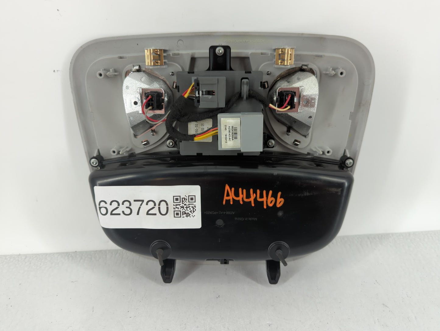 2019 Jeep Cherokee Overhead Roof Console - Oemusedautoparts1.com