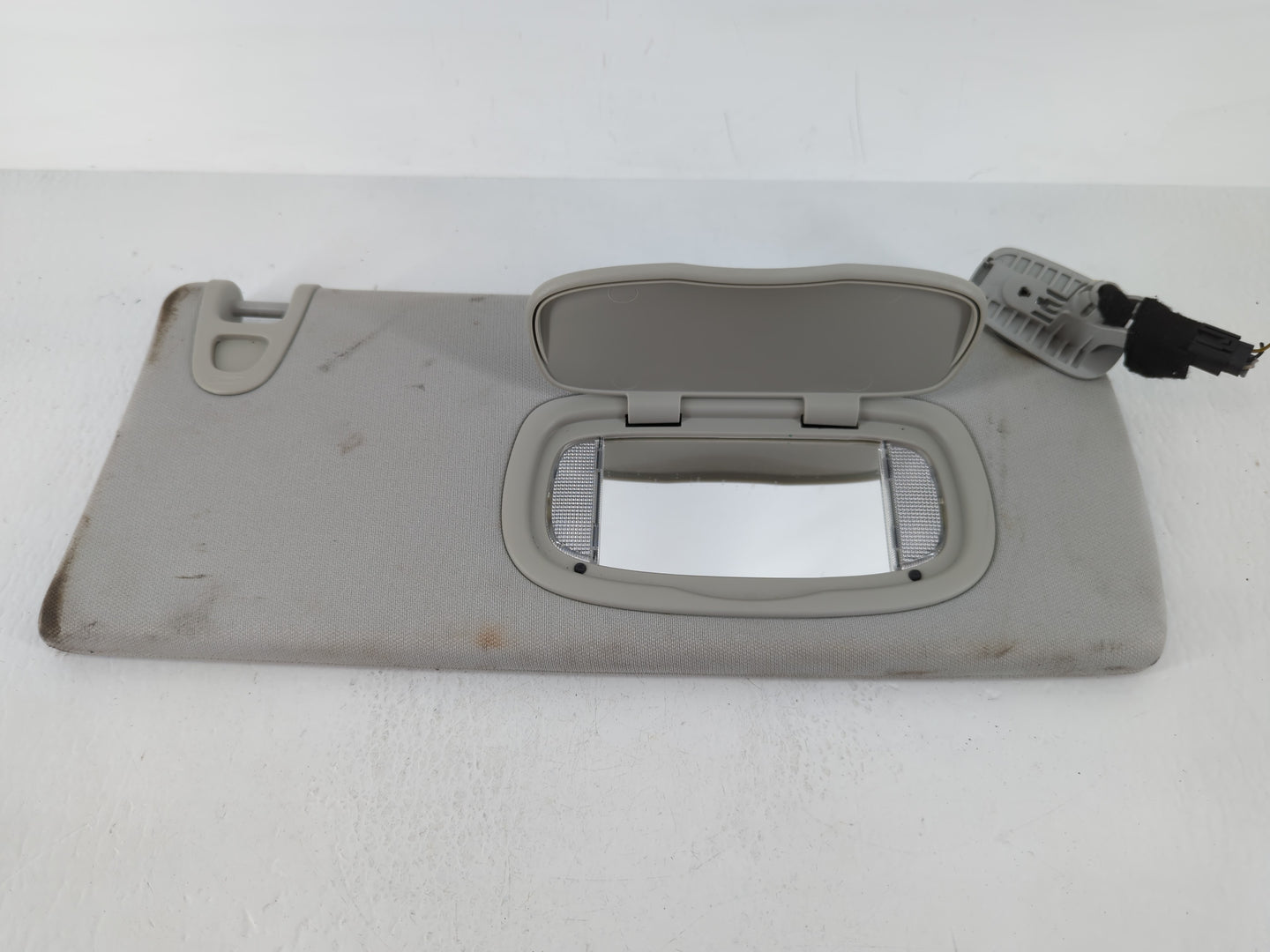 2019-2022 Jeep Cherokee Sun Visor Shade Replacement Passenger Right Mirror Fits Fits 2019 2020 2021 2022 OEM Used Auto Parts