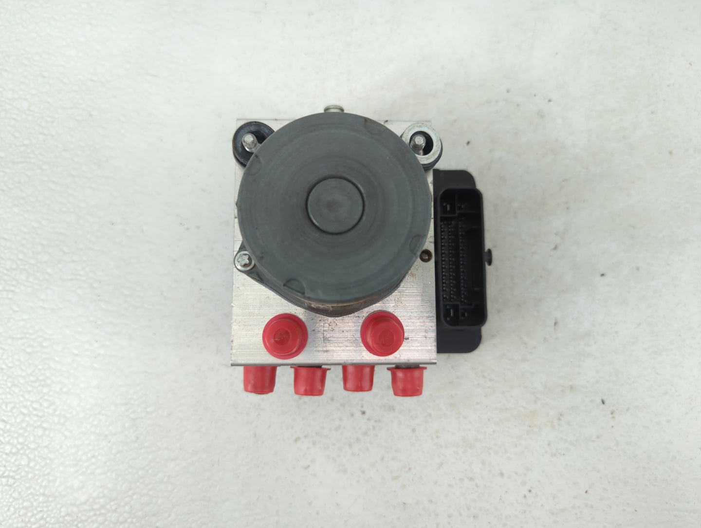 2019 Jeep Cherokee ABS Pump Control Module Replacement P/N:68287910AE Fits OEM Used Auto Parts - Oemusedautoparts1.com