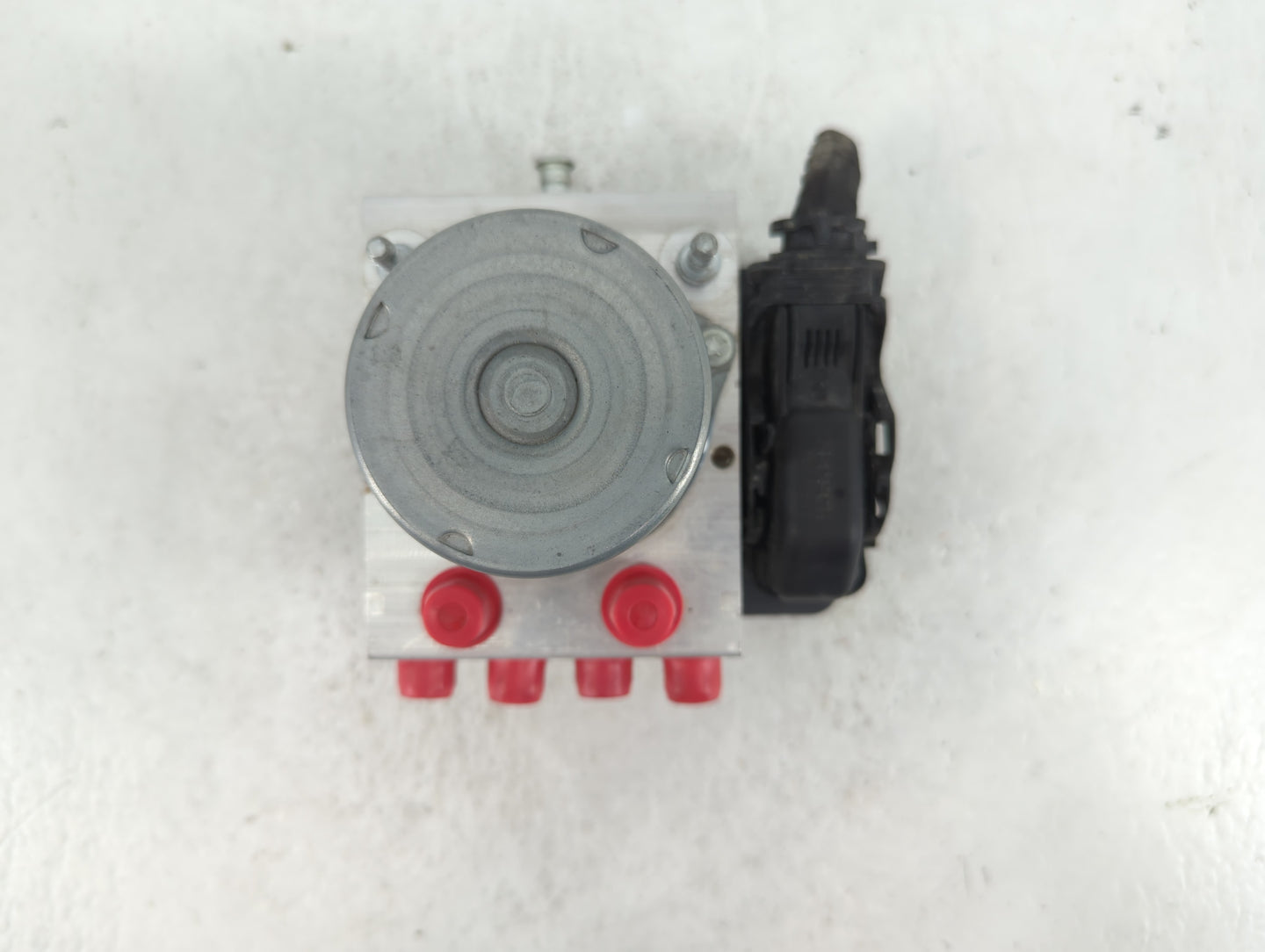 2019 Jeep Cherokee ABS Pump Control Module Replacement P/N:P68287910AF Fits OEM Used Auto Parts - Oemusedautoparts1.com