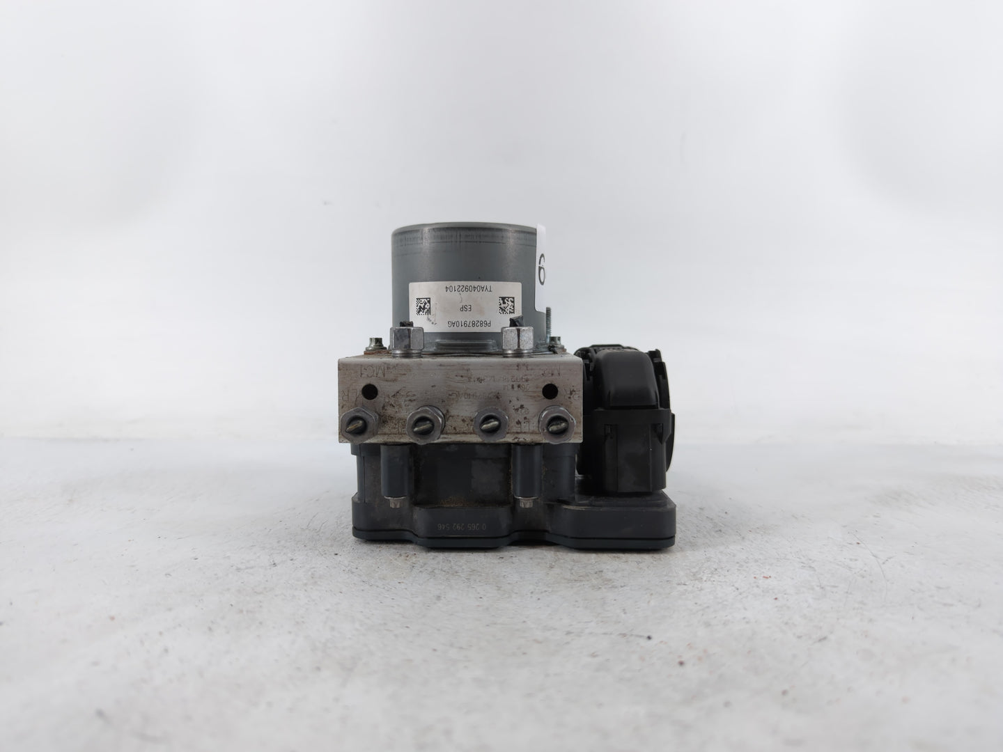 2019 Jeep Cherokee ABS Pump Control Module Replacement P/N:P68287910AG Fits OEM Used Auto Parts - Oemusedautoparts1.com