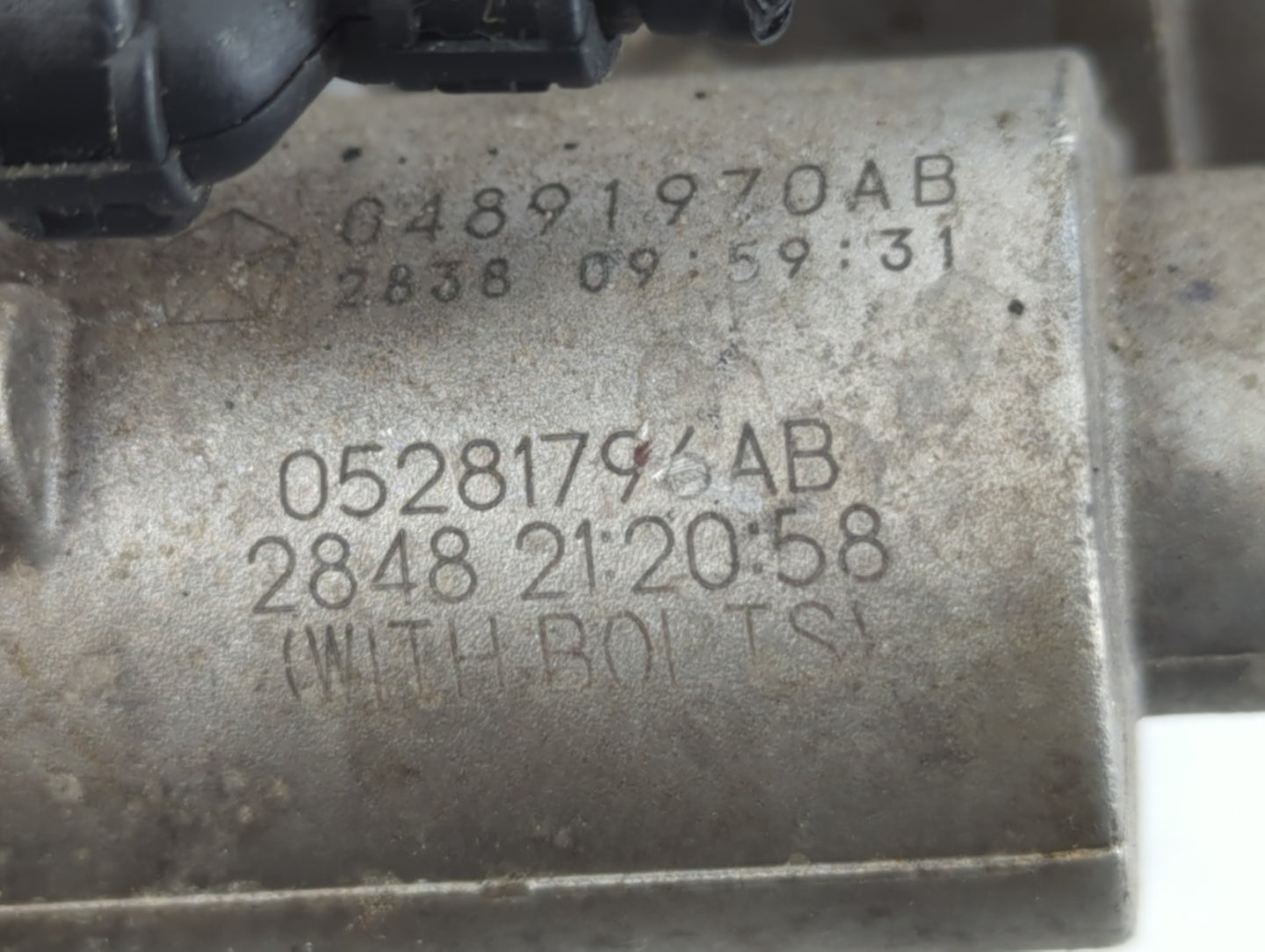 2014-2019 Jeep Cherokee Throttle Body P/N:04891970AB Fits Fits 2014 2015 2016 2017 2018 2019 2020 2021 2022 OEM Used Auto Pa