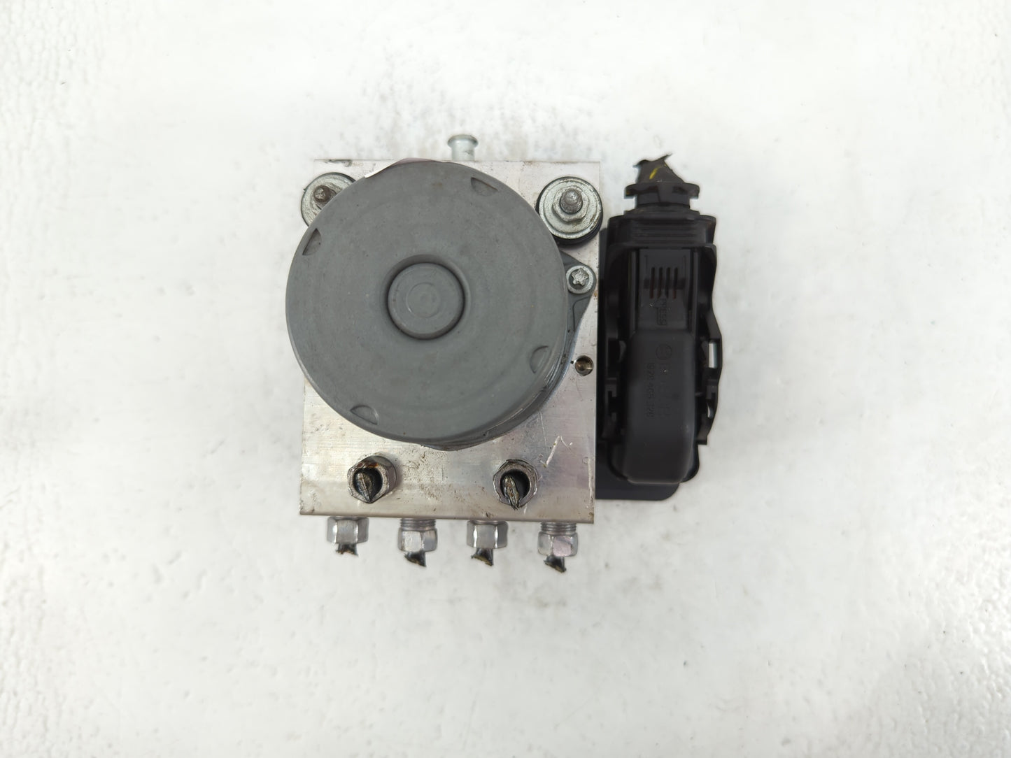 2019 Jeep Cherokee ABS Pump Control Module Replacement P/N:68287910AF Fits OEM Used Auto Parts - Oemusedautoparts1.com