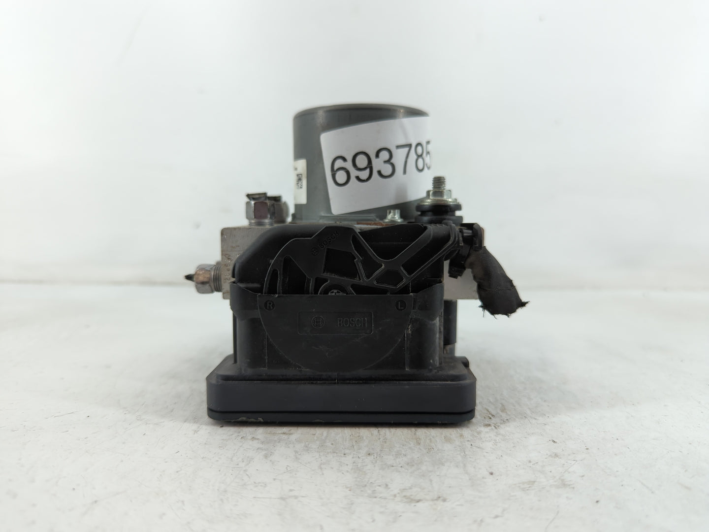 2019 Jeep Cherokee ABS Pump Control Module Replacement P/N:68287910AF Fits OEM Used Auto Parts - Oemusedautoparts1.com