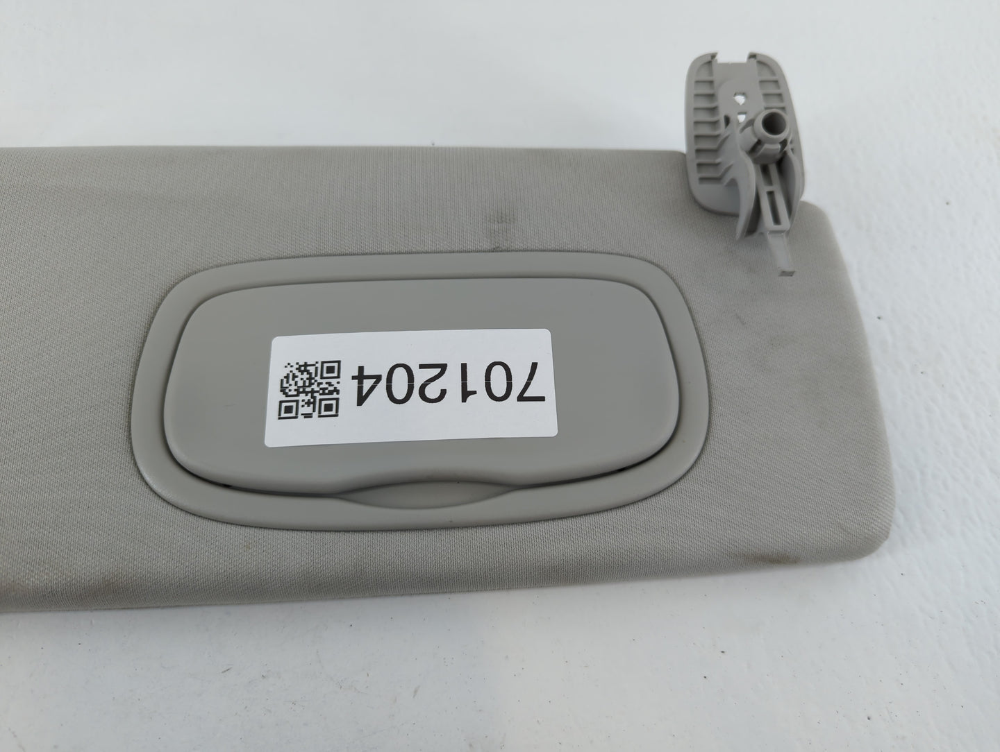 2019-2022 Jeep Cherokee Sun Visor Shade Replacement Passenger Right Mirror Fits Fits 2019 2020 2021 2022 OEM Used Auto Parts