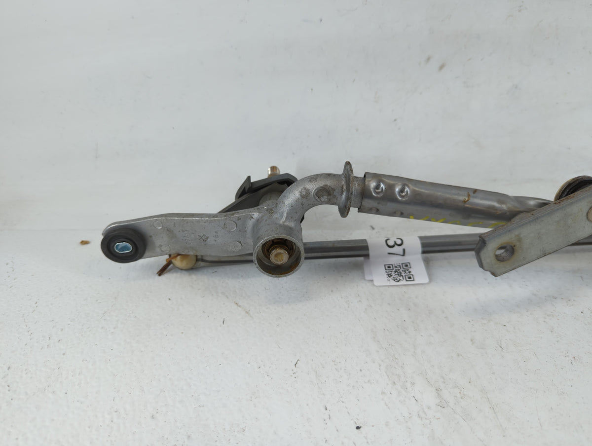 2019 Jeep Cherokee Front Windshield Wiper Motor Fits OEM Used Auto Parts - Oemusedautoparts1.com