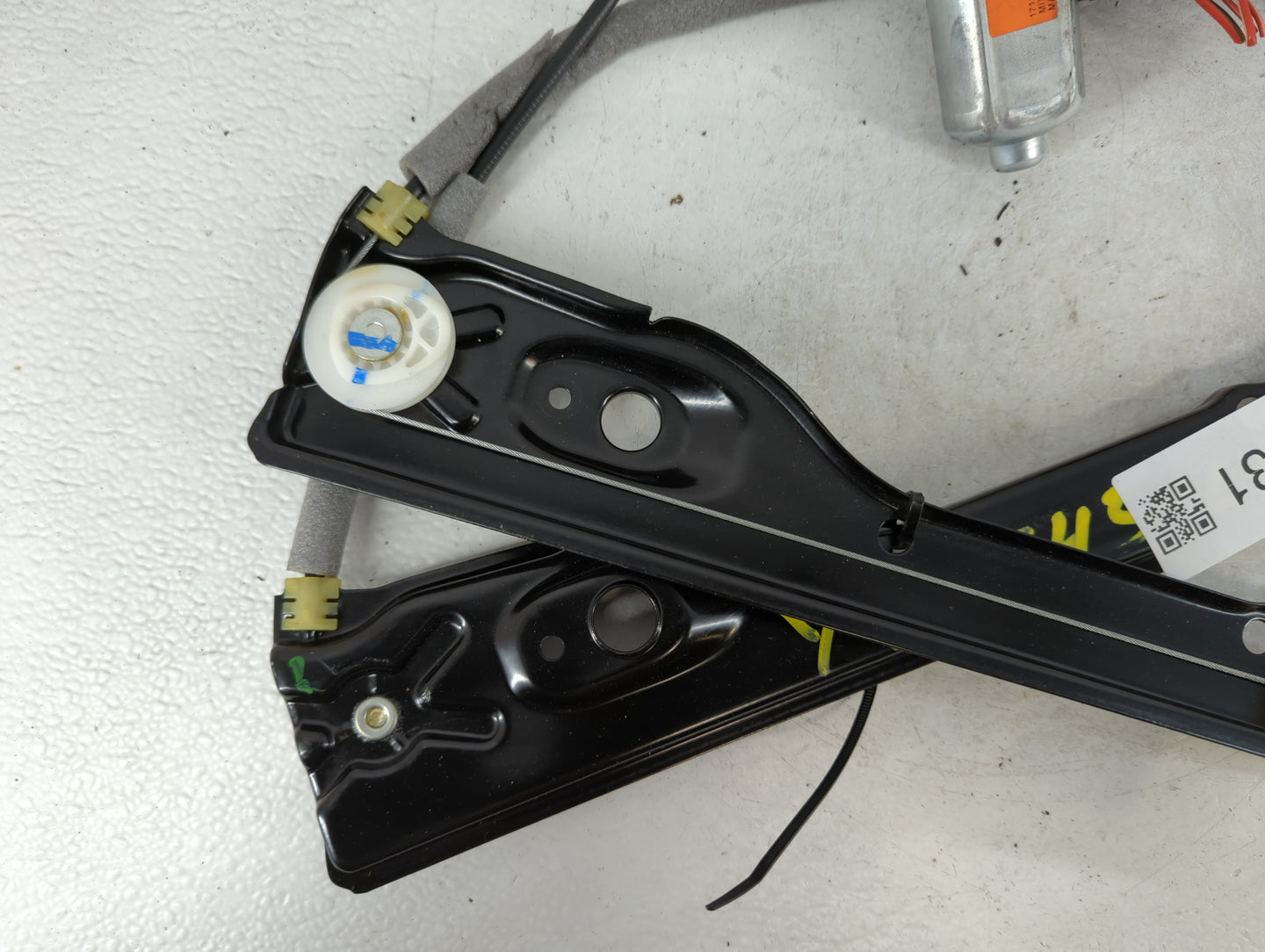2014-2022 Jeep Cherokee Driver Left Front Window Regulator - Oemusedautoparts1.com