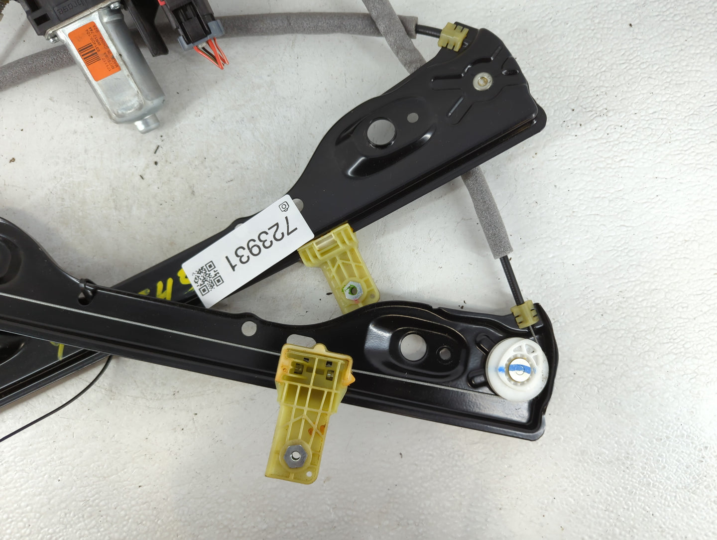 2014-2022 Jeep Cherokee Driver Left Front Window Regulator 723931 - Oemusedautoparts1.com