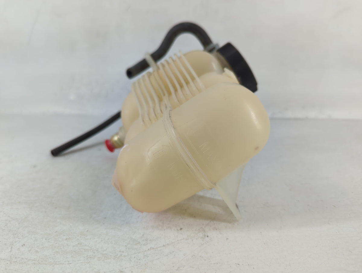 2019-2022 Jeep Cherokee Radiator Coolant Overflow Expansion Tank Bottle 724005 - Oemusedautoparts1.com
