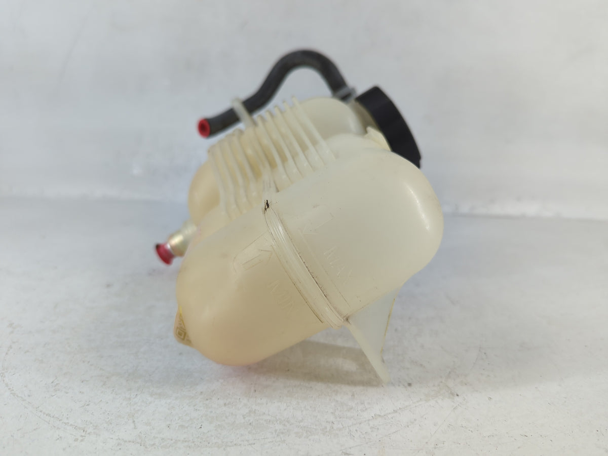 2019-2022 Jeep Cherokee Radiator Coolant Overflow Expansion Tank Bottle 724008 - Oemusedautoparts1.com
