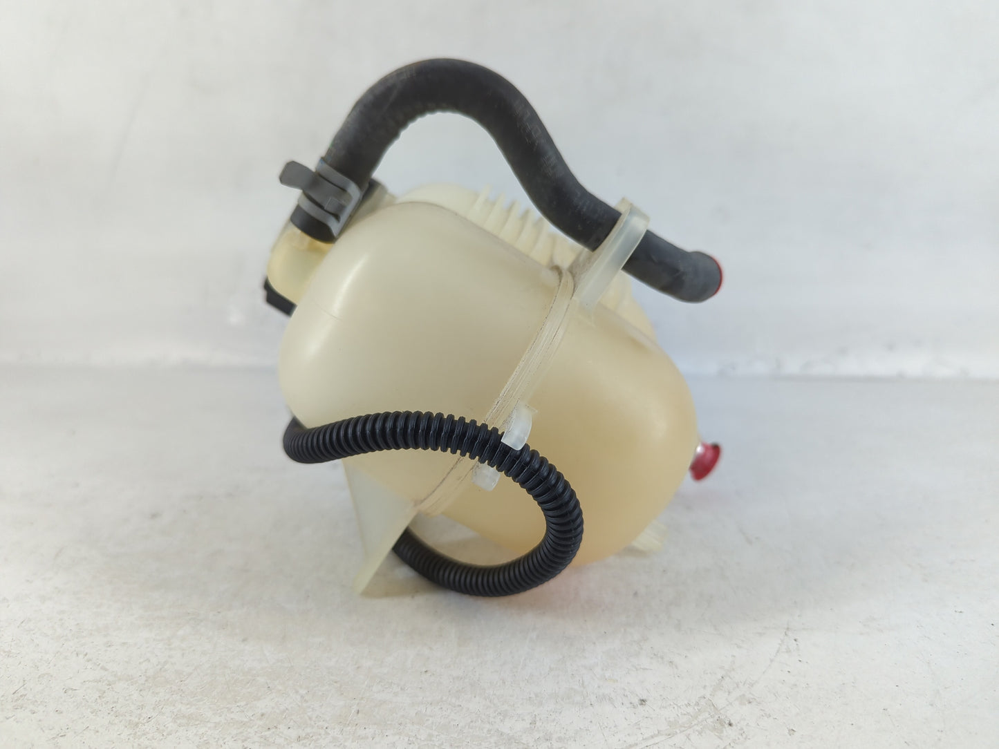 2019-2022 Jeep Cherokee Radiator Coolant Overflow Expansion Tank Bottle - Oemusedautoparts1.com