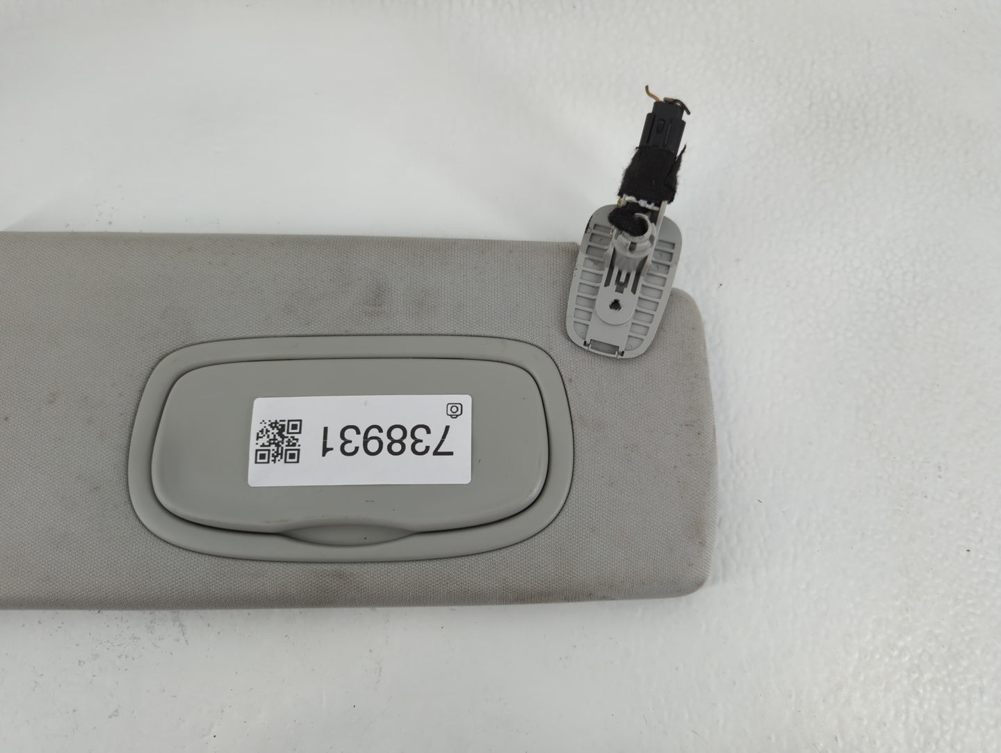 2019-2022 Jeep Cherokee Sun Visor Shade Replacement Passenger Right Mirror Fits Fits 2019 2020 2021 2022 OEM Used Auto Parts