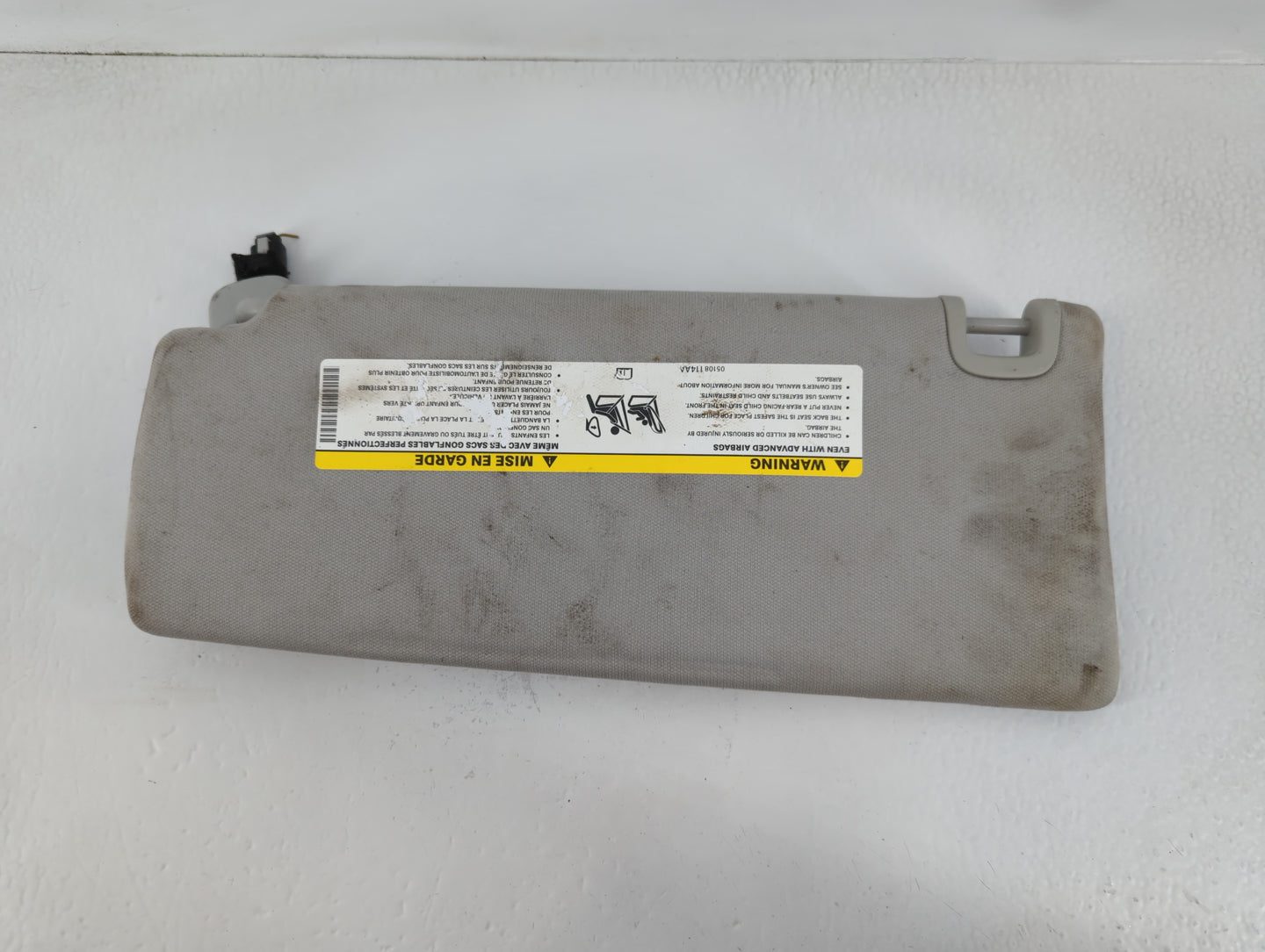 2019-2022 Jeep Cherokee Sun Visor Shade Replacement Passenger Right Mirror Fits Fits 2019 2020 2021 2022 OEM Used Auto Parts