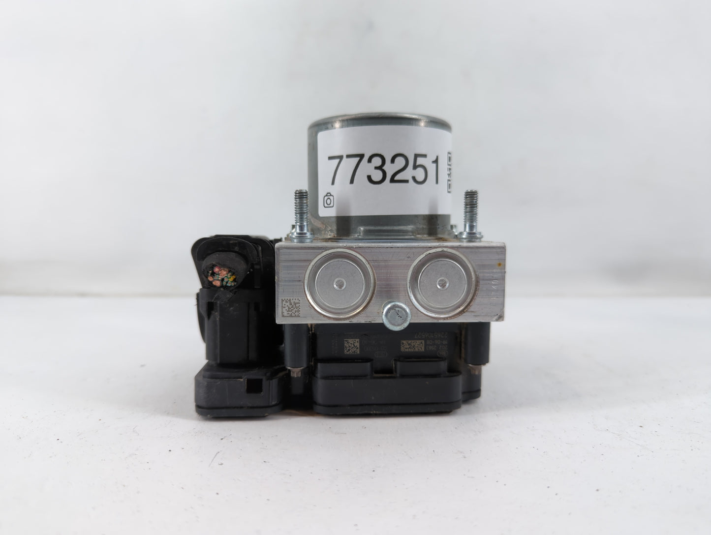 2019 Jeep Cherokee ABS Pump Control Module Replacement P/N:68287910AG Fits OEM Used Auto Parts - Oemusedautoparts1.com