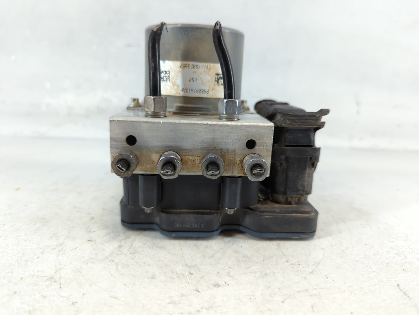 2019 Jeep Cherokee ABS Pump Control Module Replacement P/N:P68287910AF Fits OEM Used Auto Parts - Oemusedautoparts1.com