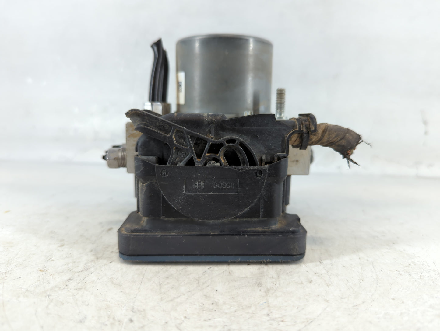 2019 Jeep Cherokee ABS Pump Control Module Replacement P/N:P68287910AF Fits OEM Used Auto Parts - Oemusedautoparts1.com
