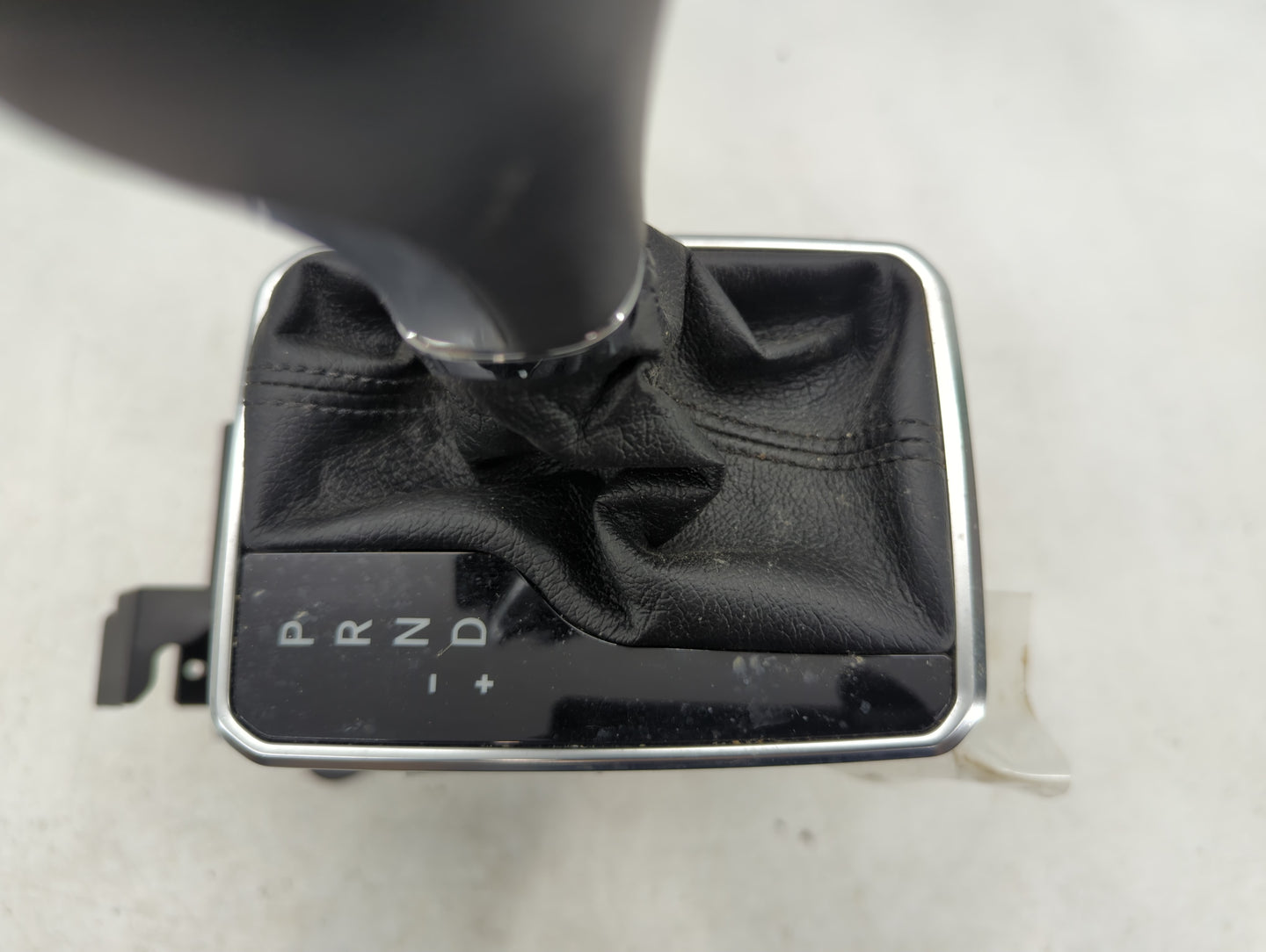 2019 Jeep Compass Floor Console Assembly Shifter - Oemusedautoparts1.com
