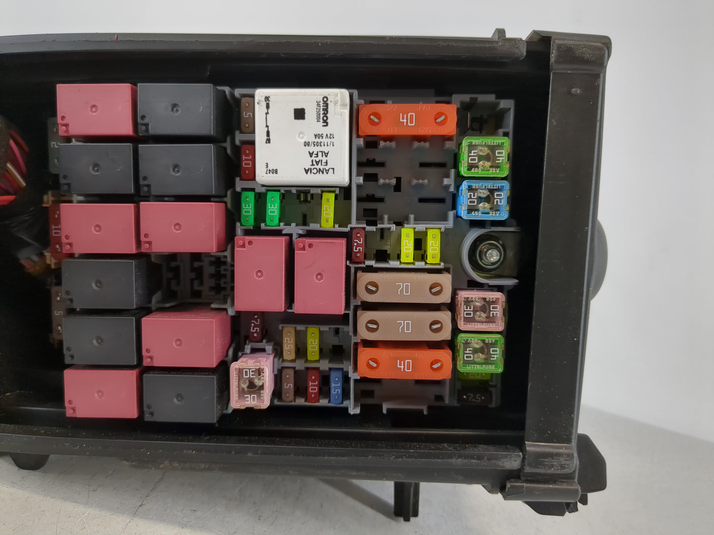 2019 Jeep Compass Fusebox Fuse Box Panel Relay Module P/N:52027004 Fits OEM Used Auto Parts - Oemusedautoparts1.com